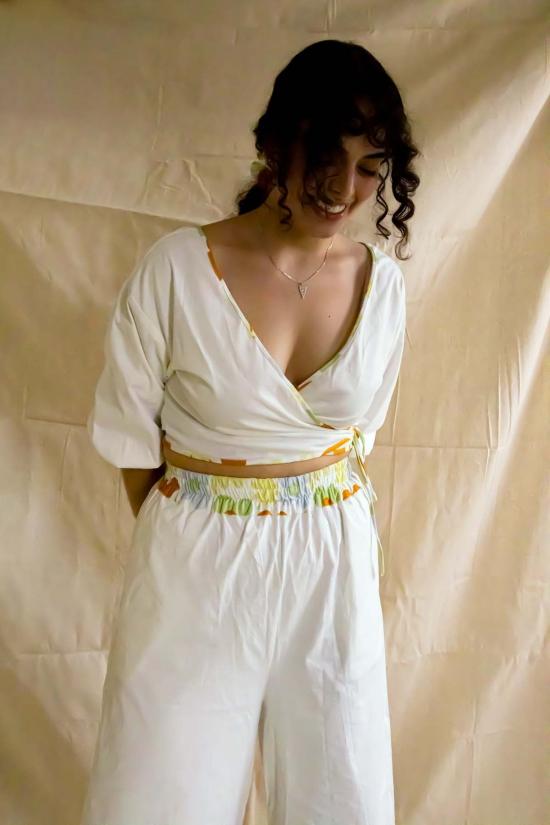  메리 로 민소매 티셔츠 해피 데이즈 랩탑 - MARY LO