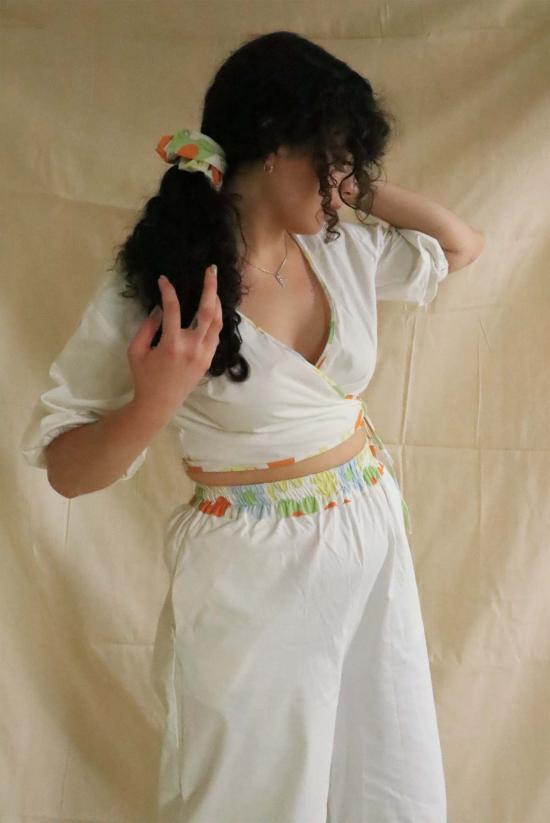  메리 로 민소매 티셔츠 해피 데이즈 랩탑 - MARY LO