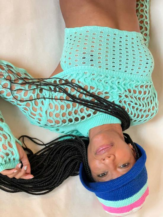  아바카시 긴팔 티셔츠 엄지 구멍이 있는  니트 슈러그 - ABACAXI