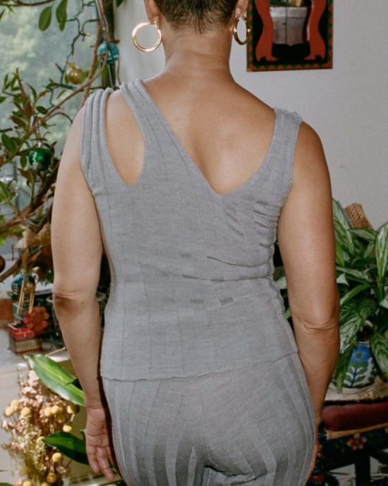  베이스레인지 민소매 티셔츠 Baserange Adler 메리노 울 탱크 빌로우 그레이 - BASERANGE