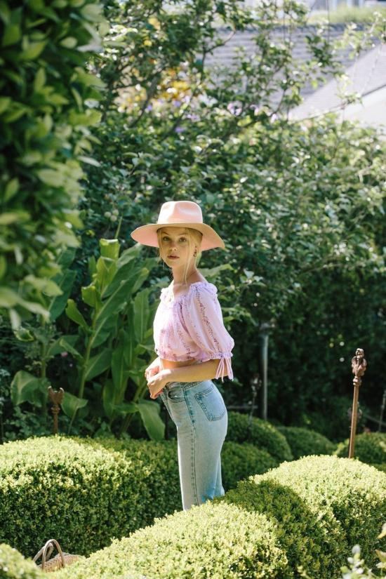  메릿 찰스 민소매 티셔츠 달리아 크롭탑 퍼플 플로럴 - MERRITT CHARLES