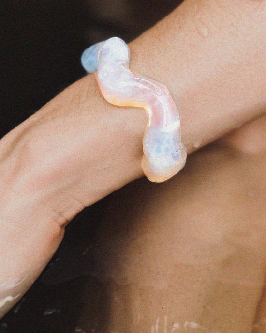  줄리 테브노 팔찌 줄리 테베노 에테르나 글래스 오팔 아이스 커프 - JULIE THEVENOT