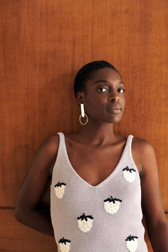  지지 니트웨어 민소매 티셔츠 딸기 탱크탑 - GIGI KNITWEAR