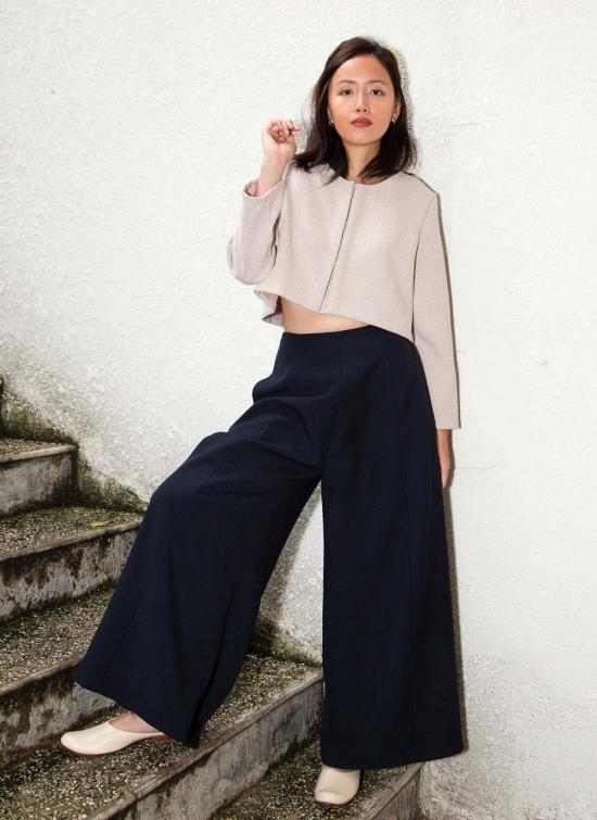  카렘 가디건 Kaarem Scales 긴 소매 크롭  베이지 참깨