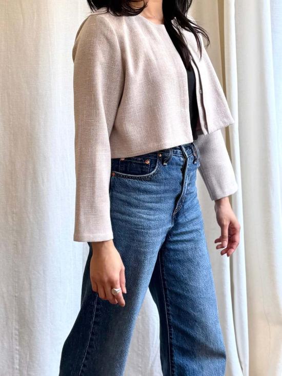  카렘 가디건 Kaarem Scales 긴 소매 크롭  베이지 참깨 - KAAREM