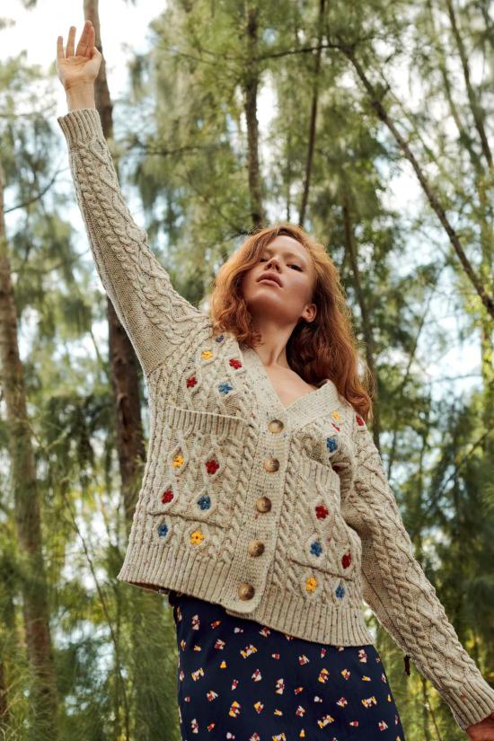  지지 니트웨어 가디건 와일드 플라워 카디건 - GIGI KNITWEAR
