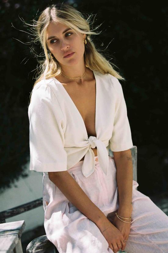  메릿 찰스 블라우스 로우 실크 타이 탑 더 피닉스 탑 - MERRITT CHARLES