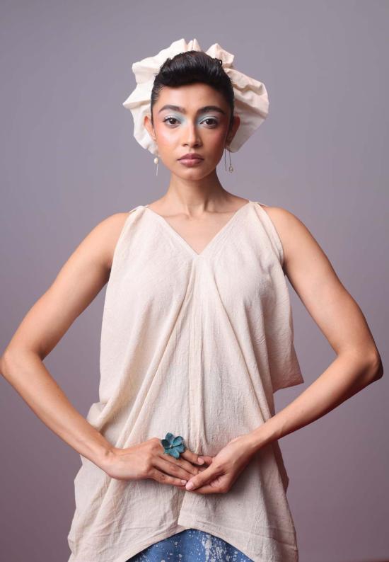  이키비 블라우스 문워시 사이드 카울 탑 오프 화이트 - IKKIVI