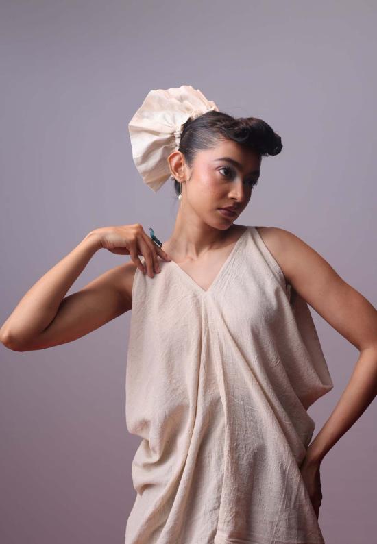  이키비 블라우스 문워시 사이드 카울 탑 오프 화이트 - IKKIVI