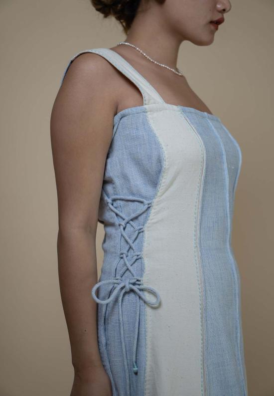  IKKIVI 롱 원피스 이키비 메도우즈 리버서블 코듀로이 드레스 (블루) - IKKIVI