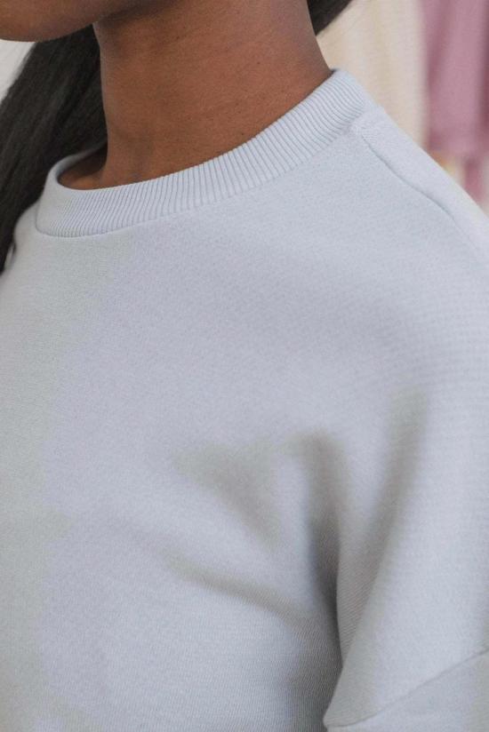  베이스레인지 스웨터 림 스웨트셔츠 화이트스톤 블루 - BASERANGE