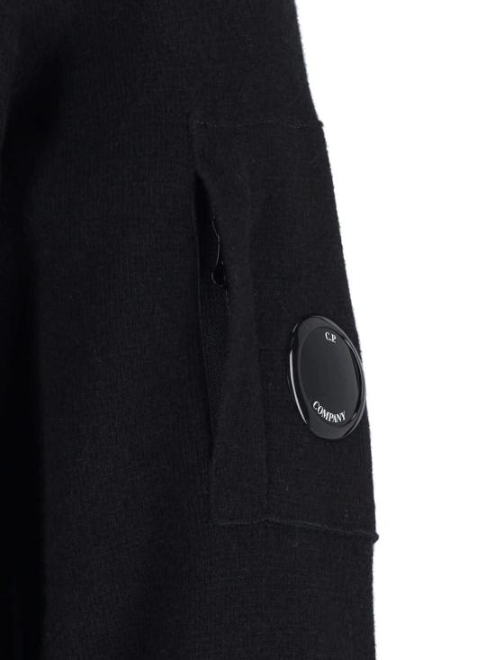  씨피 컴퍼니 스웨터 C.P. 회사 로고 크루넥  블랙 - C.P. COMPANY