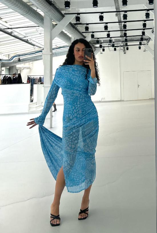  SAEMDI 롱 원피스 사엠디 파충류 프린트 케이프 드레스 - SAEMDI