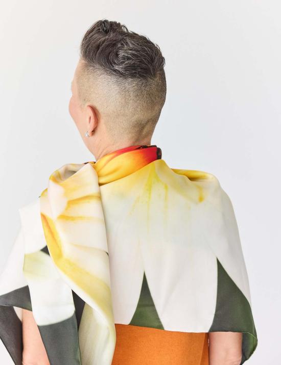  린제이 니콜라스 뉴욕 머플러/스카프 린지 니콜라스 뉴욕 아프리칸 데이지 블룸 스카프 - LINDSAY NICHOLAS NEW YORK