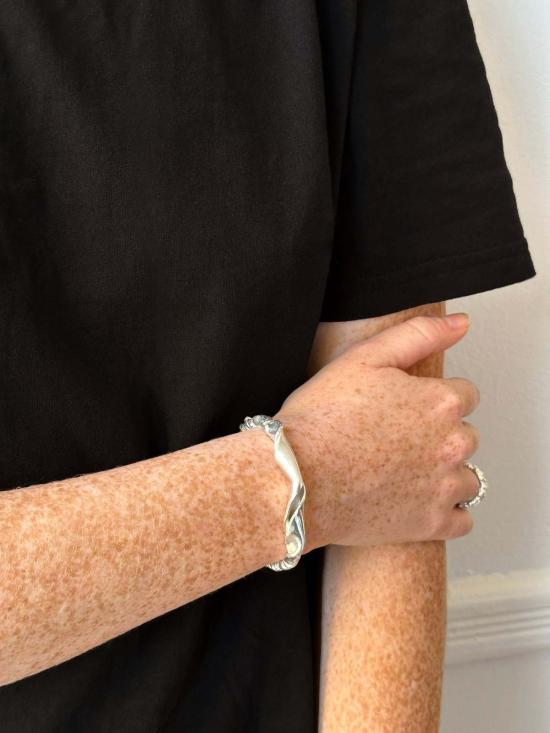  레이어스 팔찌 트위스티드 웨이브 커프 - LLAYERS