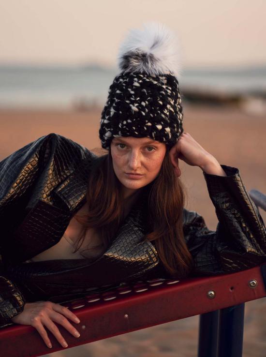  미샤램퍼트 모자 미샤 램퍼트 블랙/화이트 비니 + 실버 폭스 XL 폼폼 - MISCHA LAMPERT