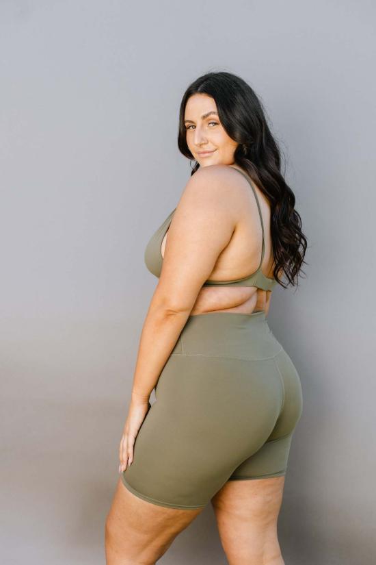  Montecito Collective 브라 몬테시토 콜렉티브 베어  탑 올리브 - OTHER BRANDS