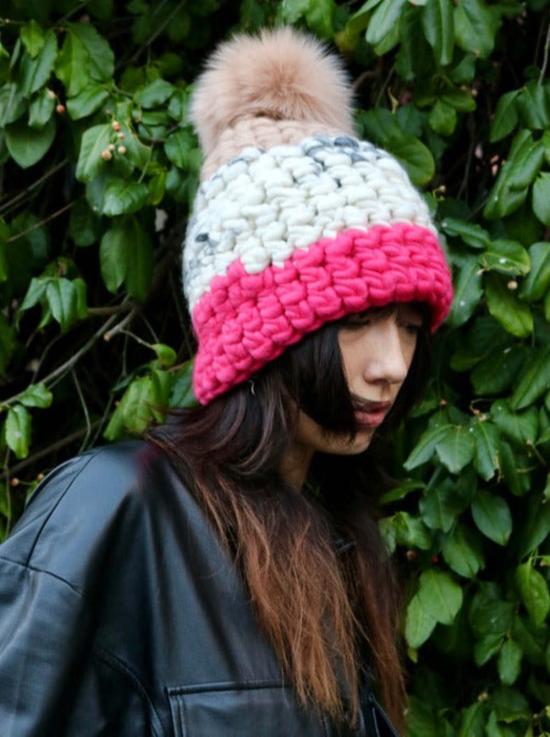  미샤램퍼트 모자 미샤 램퍼트 오 레 | 라이트 플로럴 | 캔디 쓰리톤 비니 + XL 카멜 폼폼 - MISCHA LAMPERT