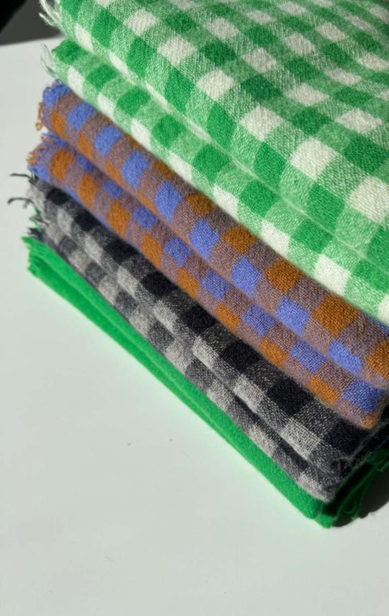  sourced item 머플러/스카프 Sourced Item On The Go Makie 캐시미어 스카프 그린/화이트