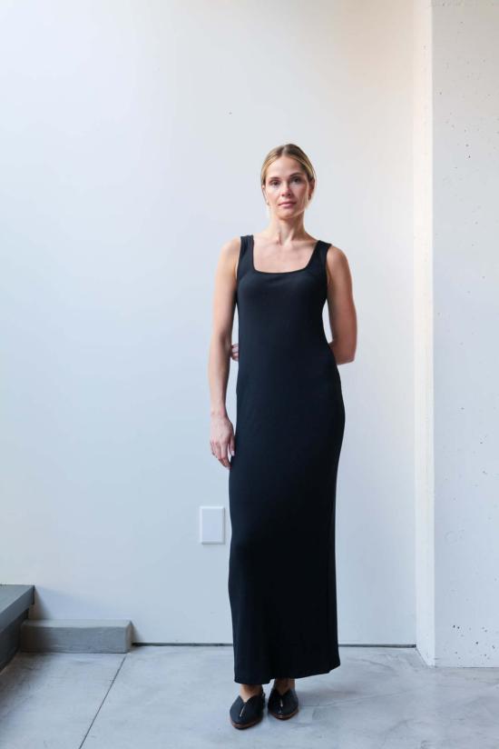  앳 던 롱 원피스 새벽에. 스퀘어넥 롱드레스 - AT DAWN.