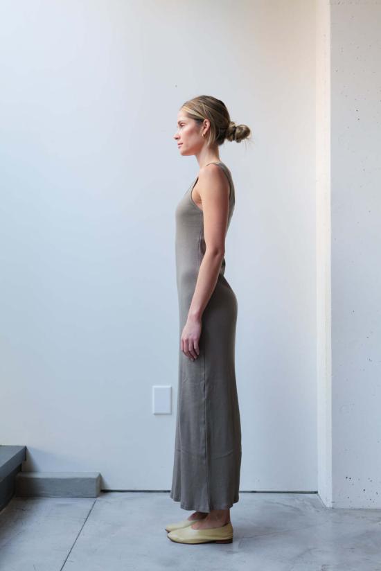  앳 던 롱 원피스 새벽에. 스퀘어넥 롱드레스 - AT DAWN.