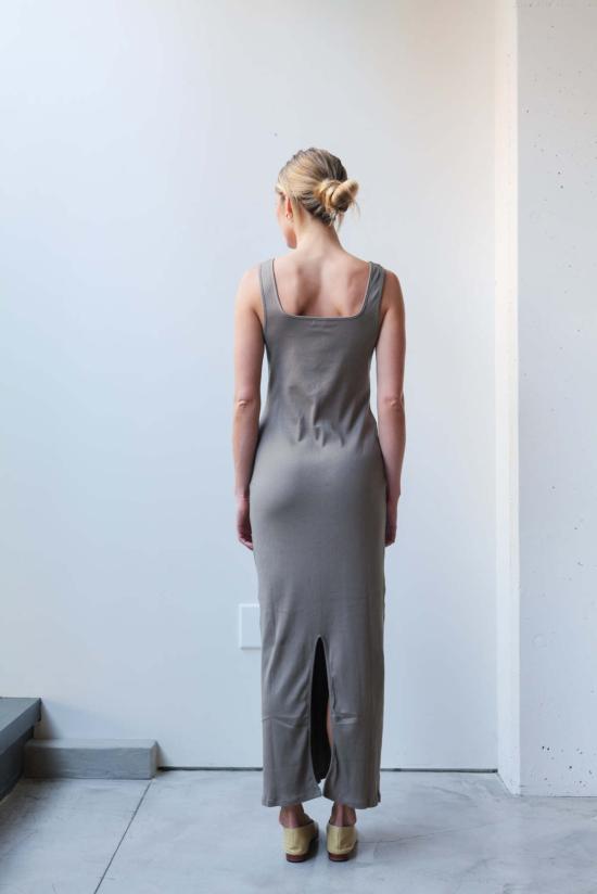  앳 던 롱 원피스 새벽에. 스퀘어넥 롱드레스 - AT DAWN.