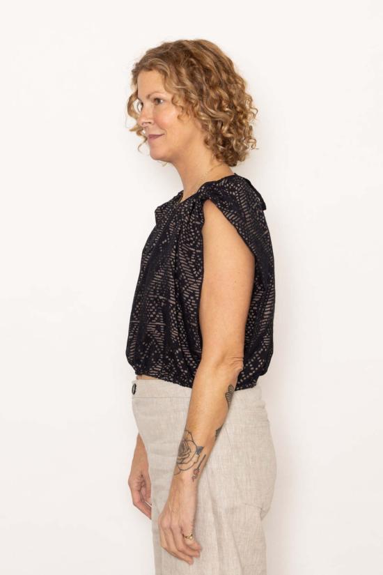  에스비제이 오스틴 민소매 티셔츠 Sbj 오스틴 로즈 탑 - SBJ AUSTIN