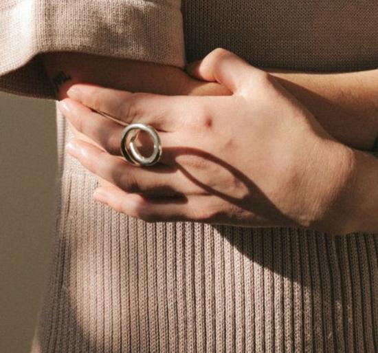  제인 다렌스부르그 반지 제인 다렌스부르 모비우스 2 메탈 링 - JANE DARENSBOURG