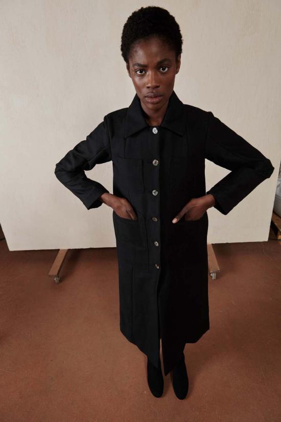  마리아 스탠리 코트 콘래드 카  느와르