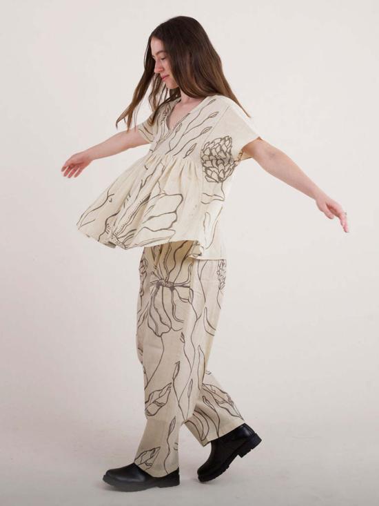  IKKIVI 블라우스 이키비 플로럴 에코  오프 화이트 - OTHER BRANDS