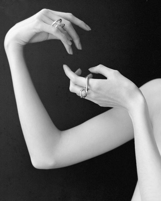  제인 다렌스부르그 반지 제인 다렌스부르의 이중 뫼비우스 고리 - JANE DARENSBOURG