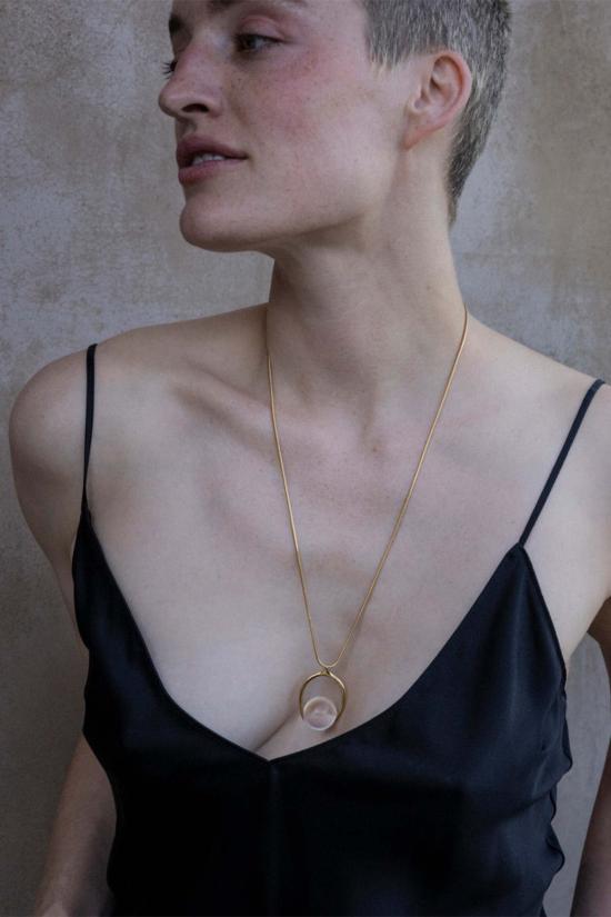  에리카 타노브 롱 원피스 에리카 타노프 탈룰라 실크 샤르뫼즈 가운 블랙 - ERICA TANOV