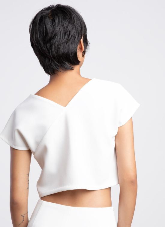  카렘 민소매 티셔츠 애들레이 백 브이핏 크롭탑 화이트 - KAAREM