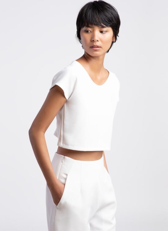  카렘 민소매 티셔츠 애들레이 백 브이핏 크롭탑 화이트 - KAAREM