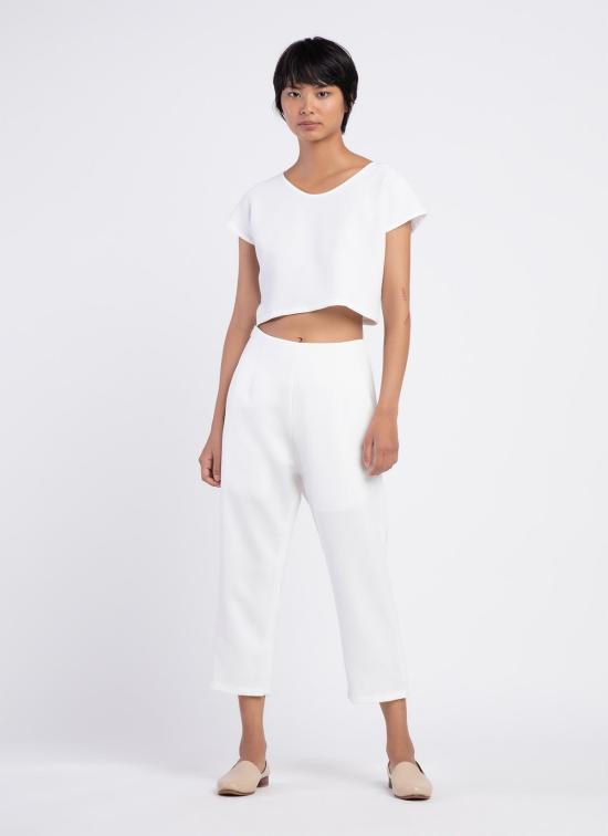  카렘 민소매 티셔츠 애들레이 백 브이핏 크롭탑 화이트