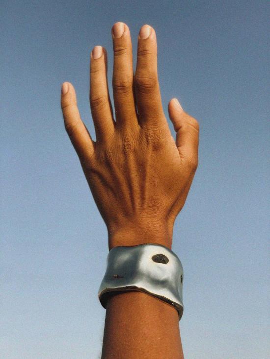  줄리 테브노 팔찌 줄리 테베노 매스 커프 골드