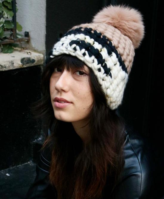  Mischa Lampert 모자 미샤 램퍼트 오 레 | 얼룩말 컬러 블록 비니 + 카멜 XL 폼폼 - OTHER BRANDS