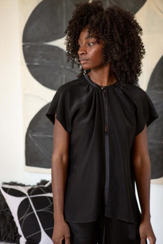  에리카 타노브 블라우스 에리카 타노프 패티 실크 샤르뫼즈  블랙 - ERICA TANOV