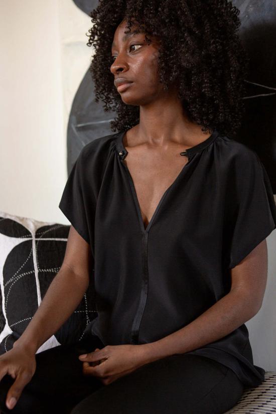  에리카 타노브 블라우스 에리카 타노프 패티 실크 샤르뫼즈  블랙 - ERICA TANOV