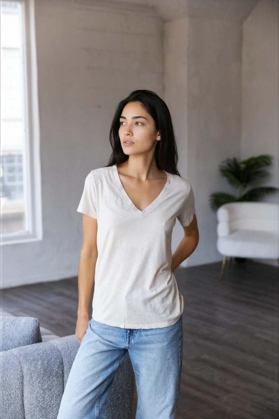  It Is Well L.A. 반팔 티셔츠 잇 이즈 웰 L.A. 에브리데이 브이넥 티셔츠