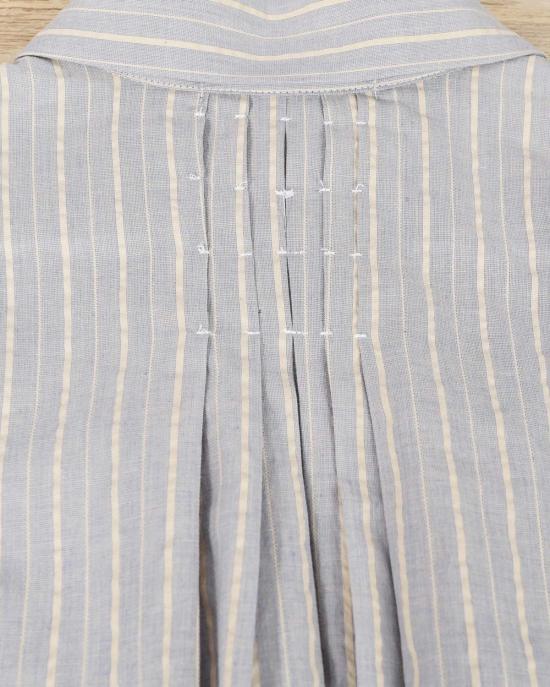  Mona Thalheimer 셔츠 모나 탈하이머 줄리아 플리츠 백 버튼다운 셔츠 블루 내추럴 스트라이프 - OTHER BRANDS