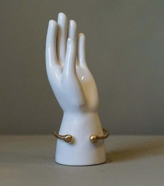  MAAARI 커프스 링크/타이 홀더 마아리 볼라 뱅글