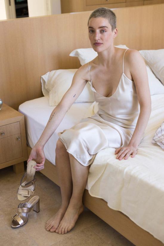  에리카 타노브 롱 원피스 에리카 타노프 탈룰라 실크 샤르뫼즈 가운 알라바스터 - ERICA TANOV