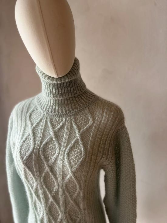  STUDIO MINIMALE 터틀넥 스튜디오 미니멀 라렐라 오픈 백  파스텔 민트 - OTHER BRANDS