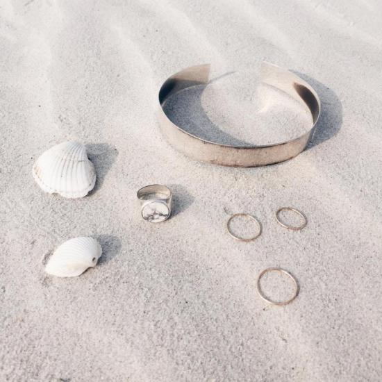  타린 토마스 반지 에버렛 링 화이트 하울라이트 - TARIN THOMAS