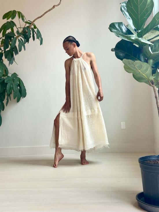  예세이트 롱 원피스 Yesaet Genet 맥시 홀터 드레스 베이지 - YESAET