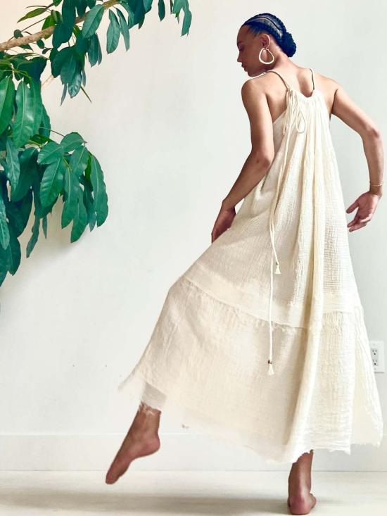  예세이트 롱 원피스 Yesaet Genet 맥시 홀터 드레스 베이지 - YESAET