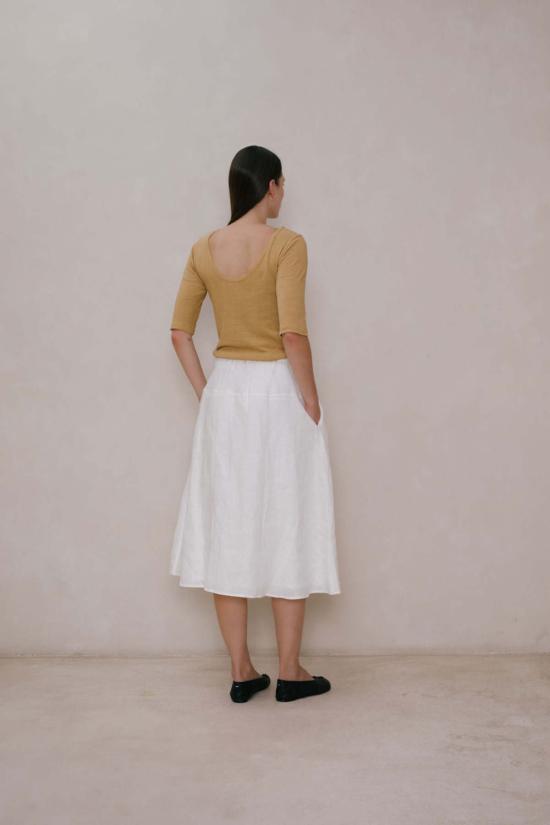  앳 던 블라우스 새벽에. 실크 하이탑 블랙 - AT DAWN.