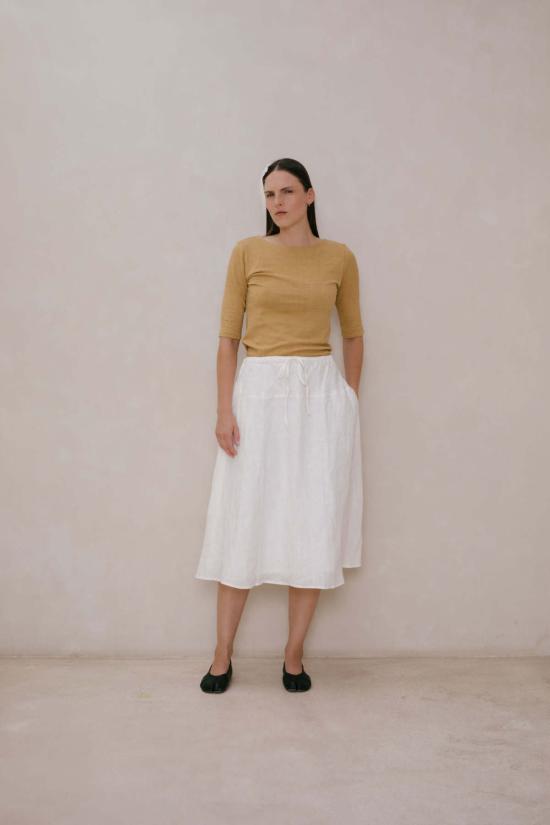  앳 던 블라우스 새벽에. 실크 하이탑 블랙 - AT DAWN.