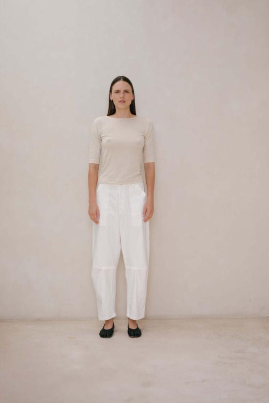  앳 던 블라우스 새벽에. 실크 하이탑 블랙 - AT DAWN.